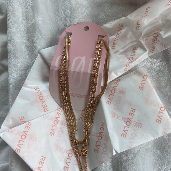 Brand new layered gold necklace - Picture 4 of 4